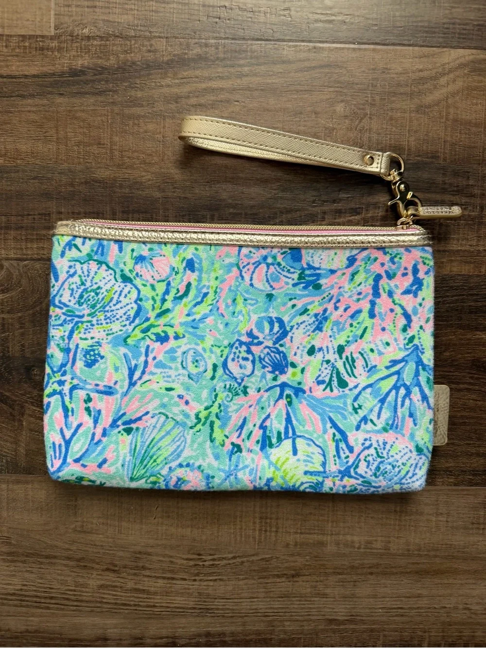 Lilly Pulitzer Pink & Blue Sea Shell Printed Wristlet NWOT- READ